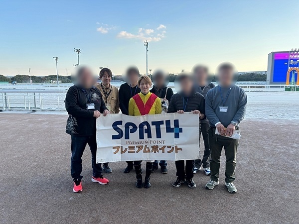 塚本騎手との写真撮影