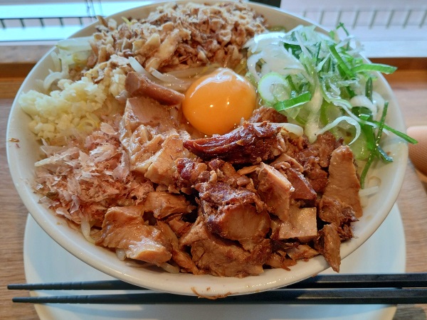 大井競馬場北門の近くで大盛り完食