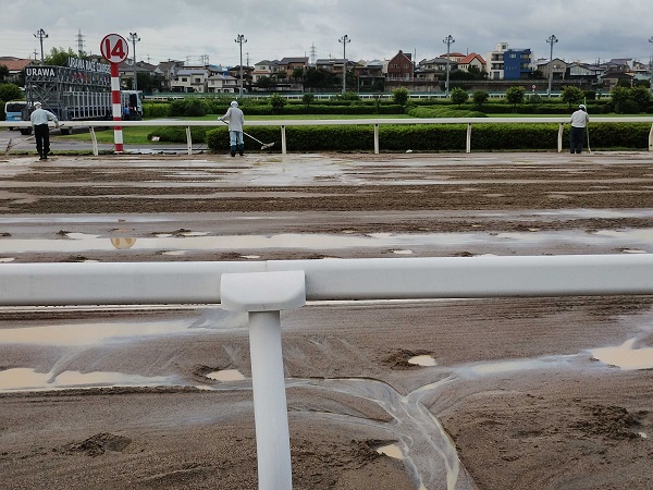 馬場整備中