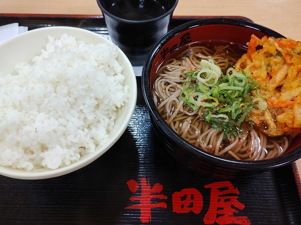 天ぷら蕎麦とめし小で580円