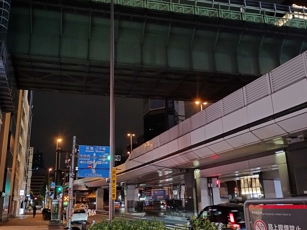 午前1時の秋葉原