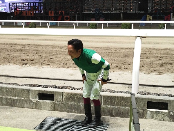 スンマセンの今野騎手