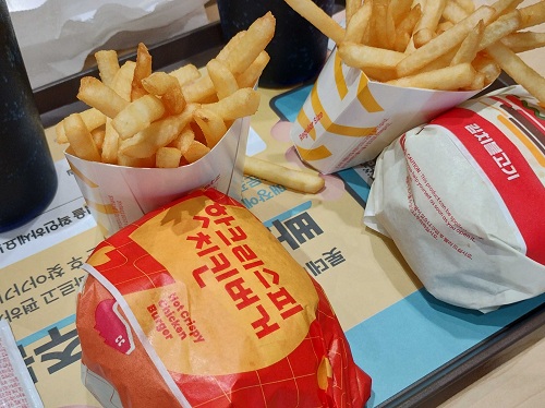 本場のロッテリアで昼食