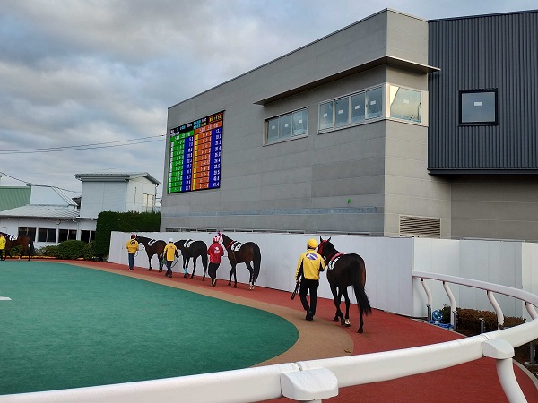 浦和のパドックに電光表示機が