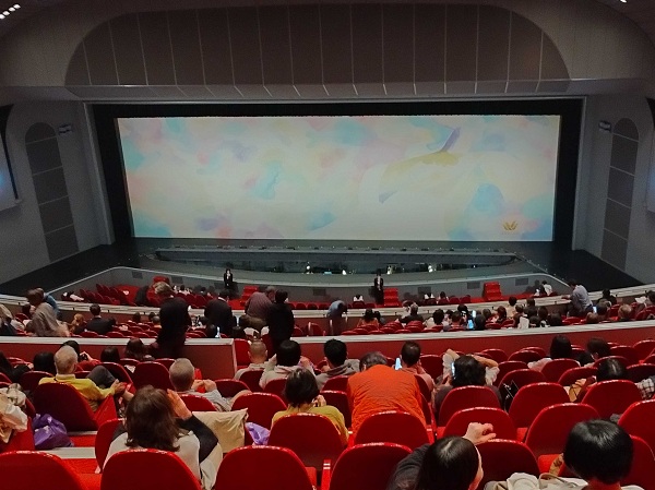 最上部から見たステージ