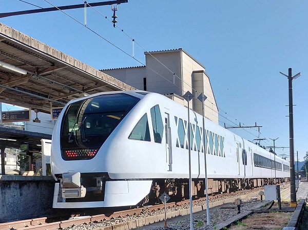 スペーシア・エックス