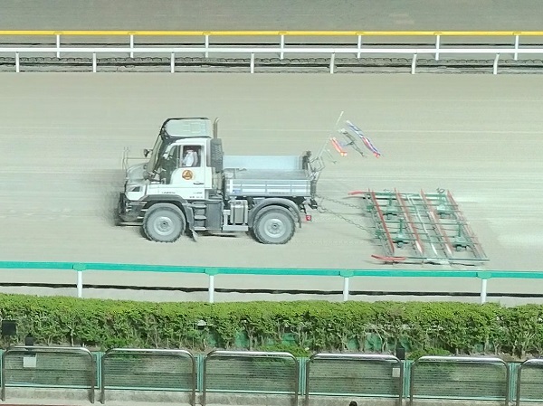ハロー掛け車にこいのぼり