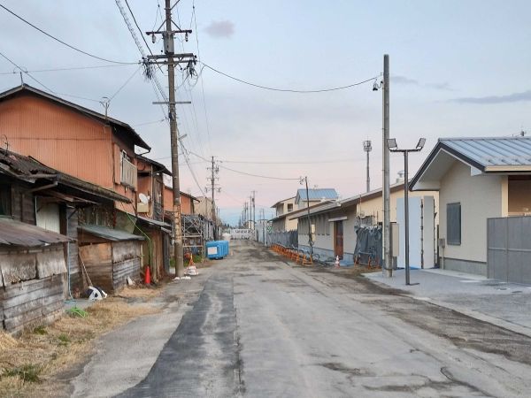 競馬場の横の厩舎も建て替えが進行中