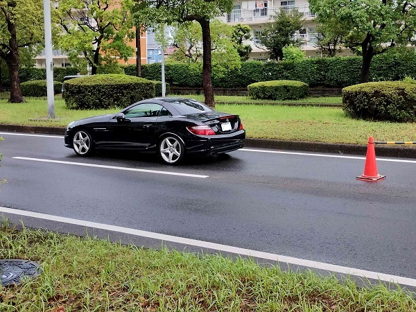 動けないベンツ