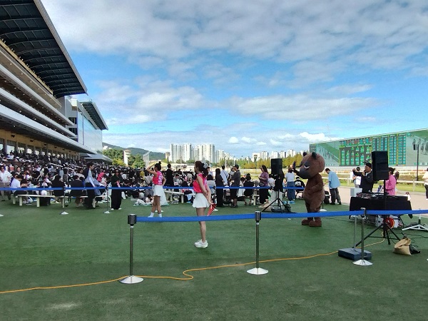 音がデカい