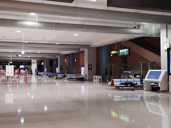 午前4時の関西国際空港